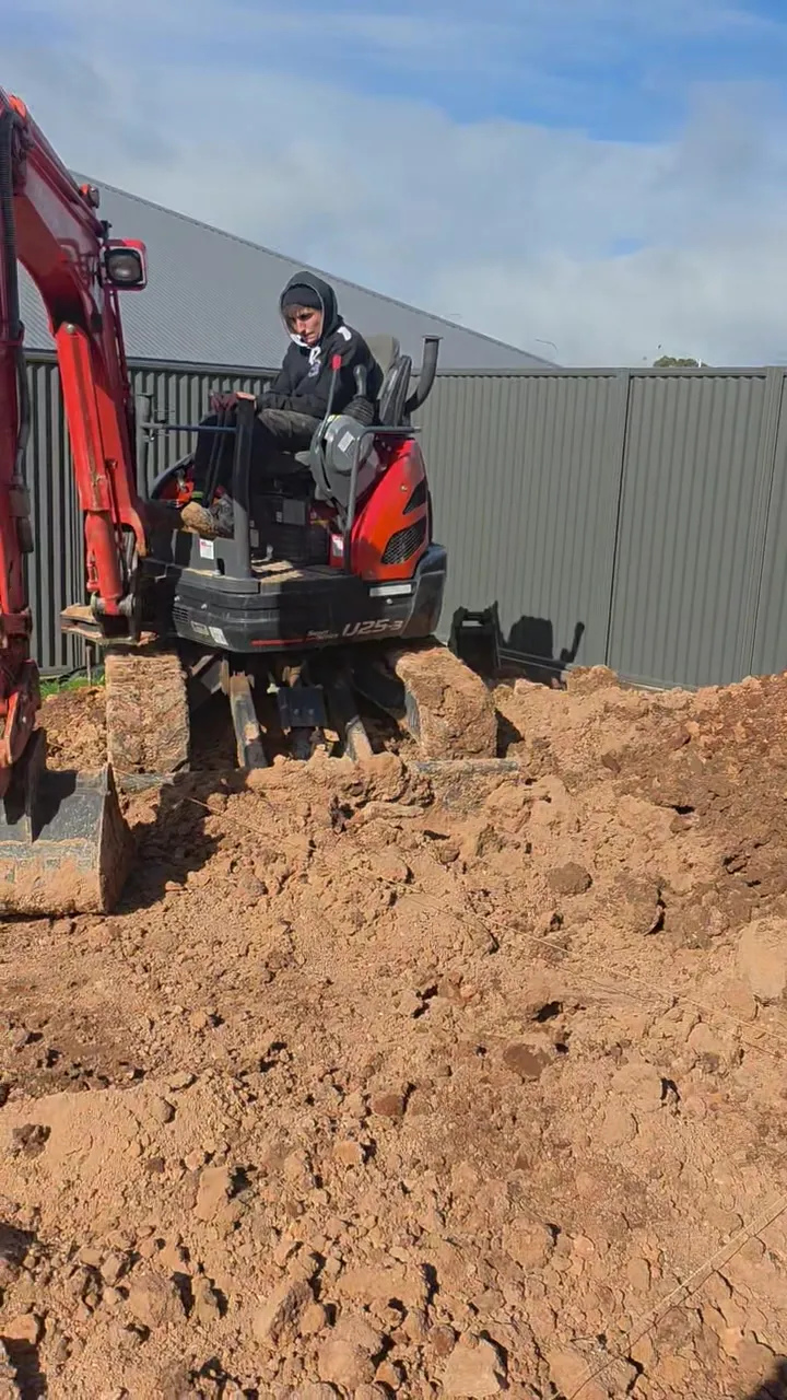 Excavator digging the pool at Roseworthy