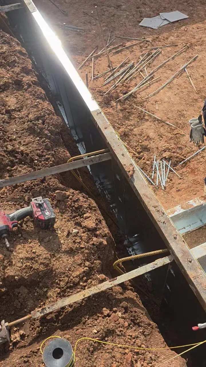 Steel pool walls being braced at Roseworthy